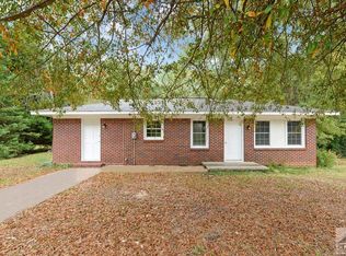 41 Cade St, Hartwell, GA 30643