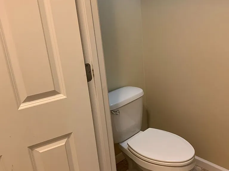 207 N Vine St — Photo 12