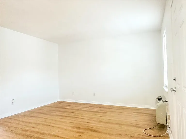800 Martin Behrman Ave #203 — Photo 3