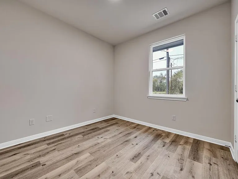 317 W Martin Luther King Dr — Photo 20