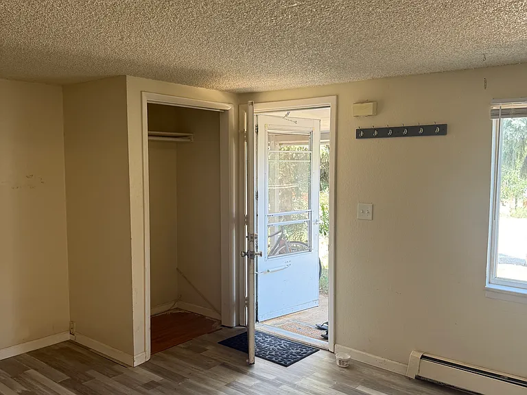 219 5th Ave — Photo 6