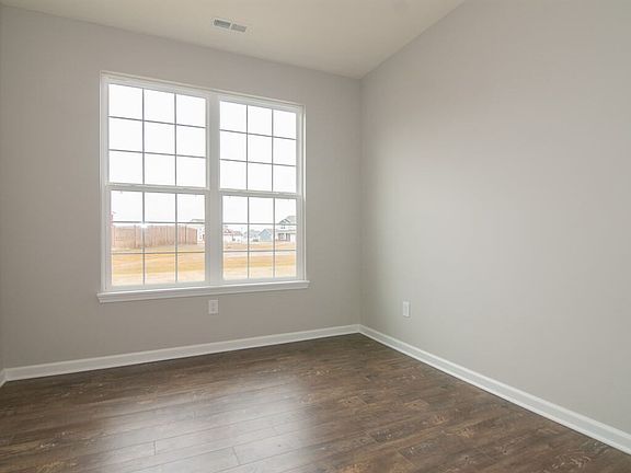 5th image of 8654 Twain Ln