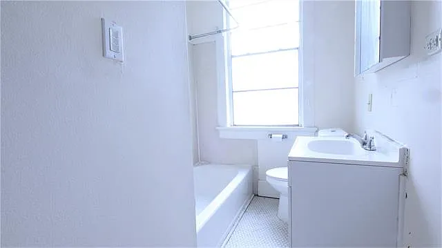 2 bed, 1.5 bath, 1100 sqft, $1,500 — Photo 4