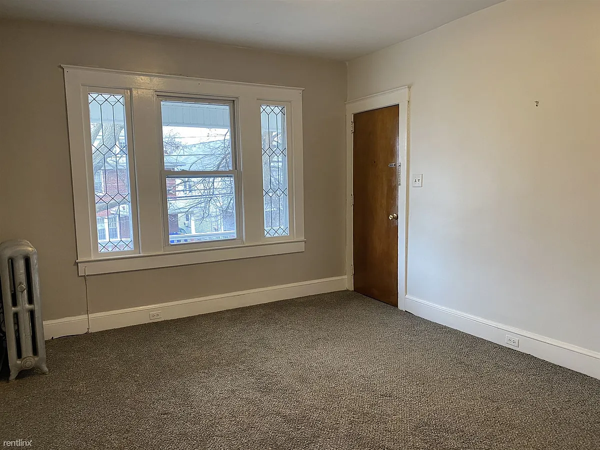 Living room - 294 Academy St