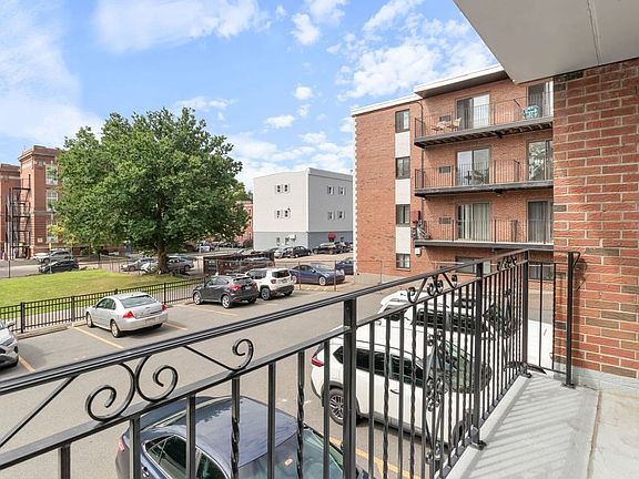 4th image of 761 E 6th St APT 5