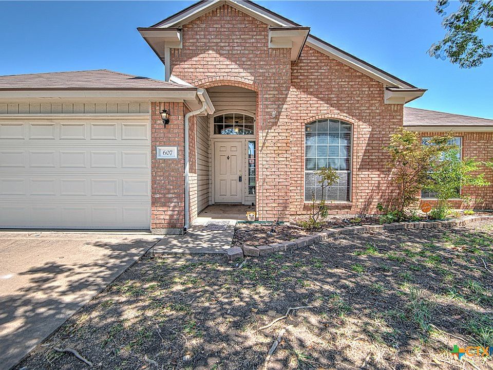 1st image of 607 Moccasin Dr