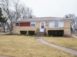 2 Hatlen Ave, Mount Prospect, IL 60056