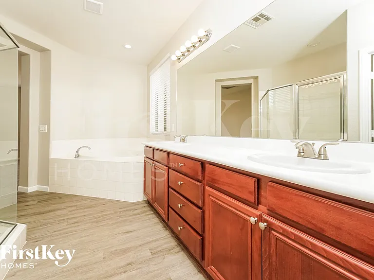 6525 Diamond Point Ct — Photo 11