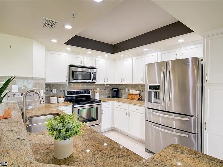 28044 Cavendish Ct — Photo 1