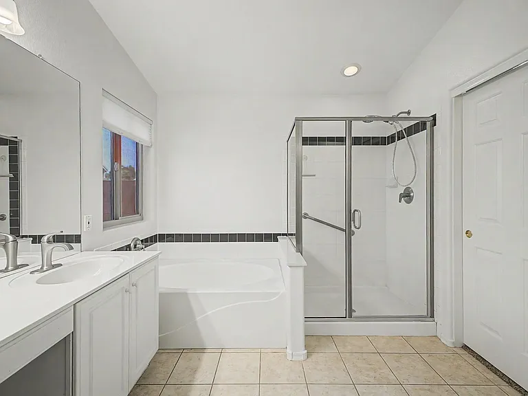 1211 N Jackson St — Photo 21