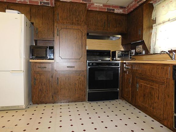 5th image of 171 Thomas St
