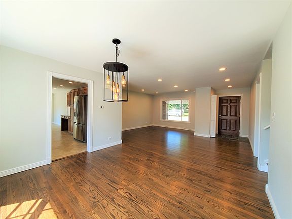 4th image of 645 N Oak St