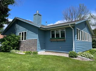 300 Beacon Valley Rd, La Crescent, MN 55947