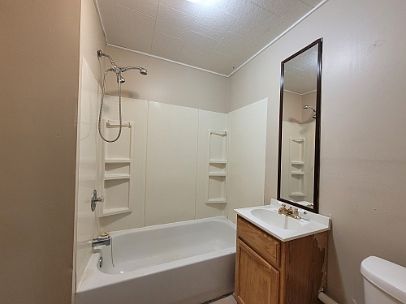 5th image of 319 Nye St