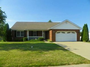105 E Red Bud Ct, Valmeyer, IL 62295
