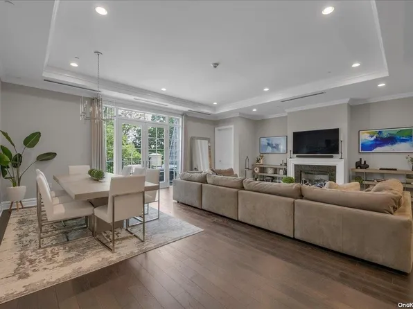 3000 Royal #3309PH, North Hills, NY 11040