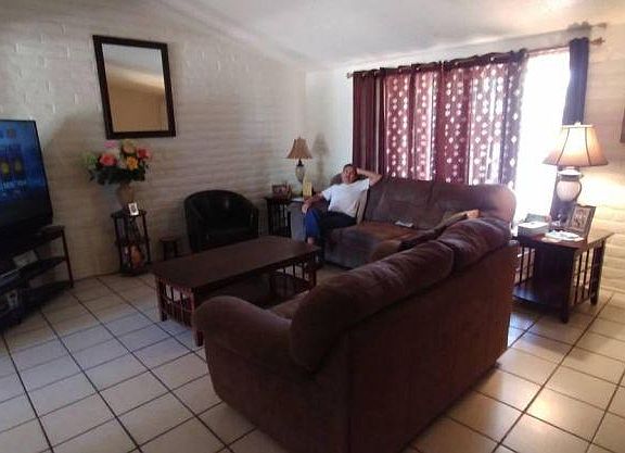 2nd image of 803 W Oahu Ln
