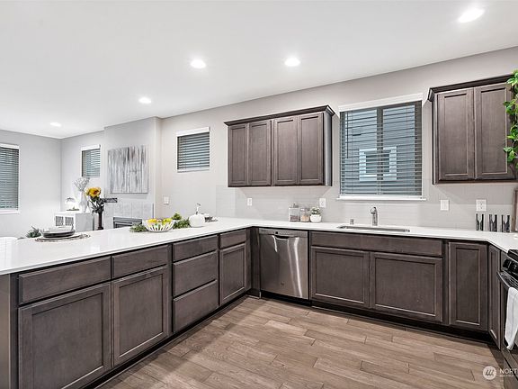 2nd image of 1437 E 48TH ST LOT 4-19