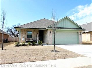 207 Saint Charles Way, Midwest City, OK 73130