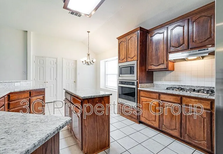 1316 Lochness Dr — Photo 15