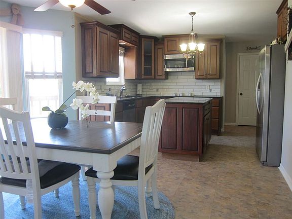 3rd image of 5367 Millcreek Cir