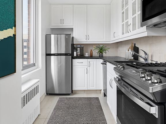 3rd image of 500 2nd Ave APT 6B