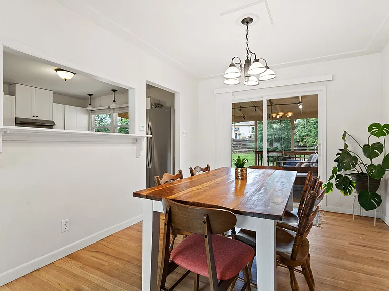 2506 Lelaray St — Photo 9