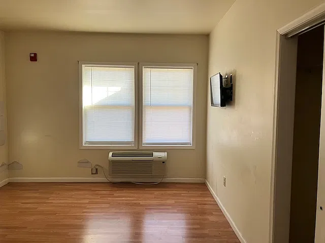 1 bed, 800 sqft, $1,600 — Photo 2