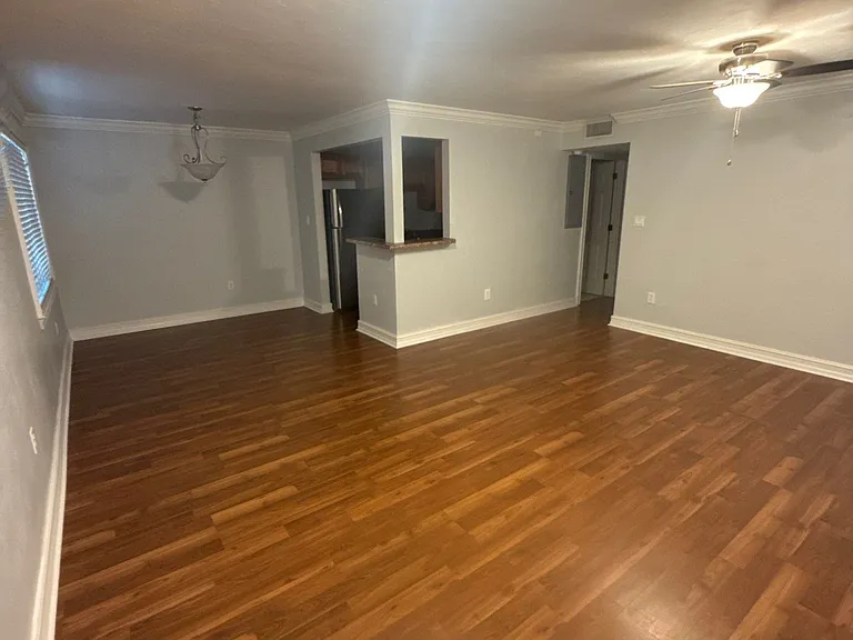 La Mediterranean Apartments — Photo 8