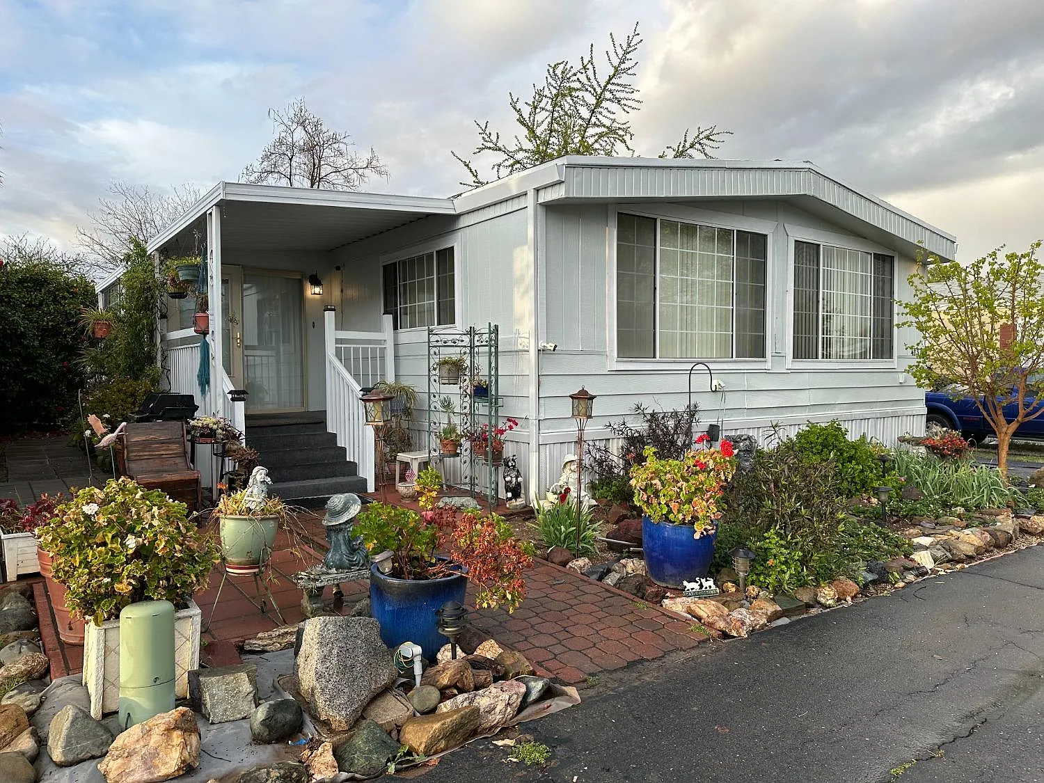 4137 W Point Ln photo 1