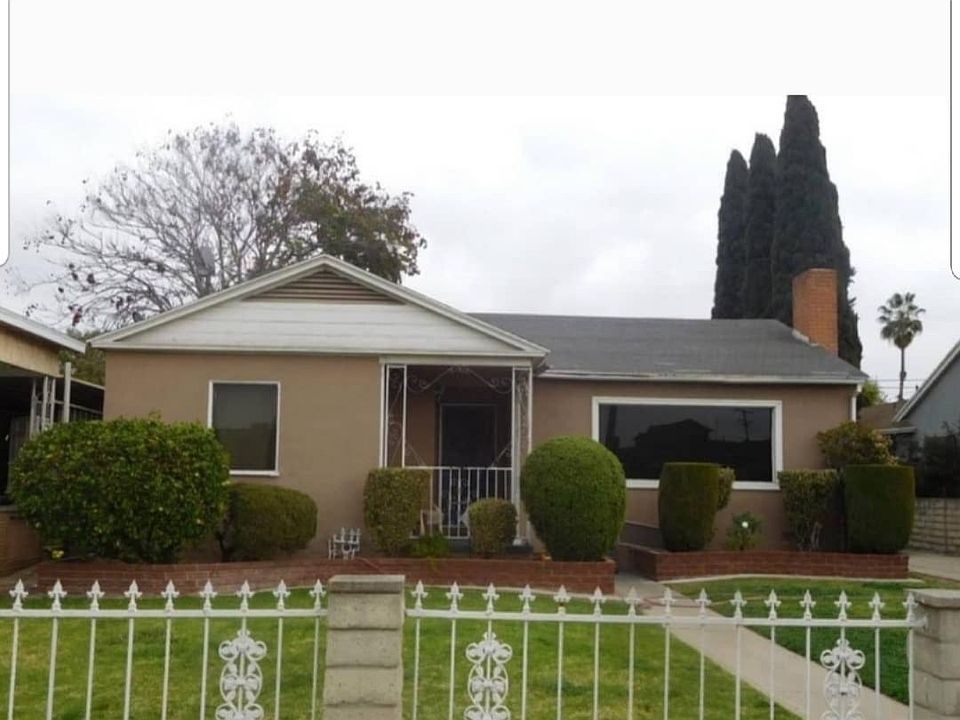 1st image of 11740 Lemoli Ave