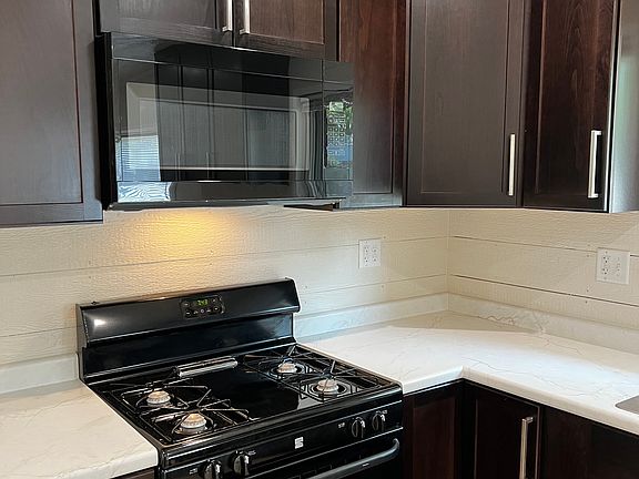 2nd image of 8805 Johnston St