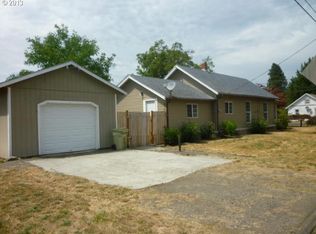 883 S Cherry St, Cornelius, OR 97113