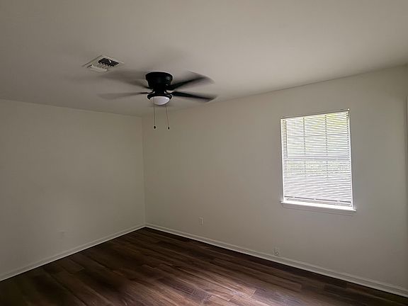 5th image of 2601 Woodvale Ln