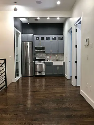 Rented by EXR | media 14