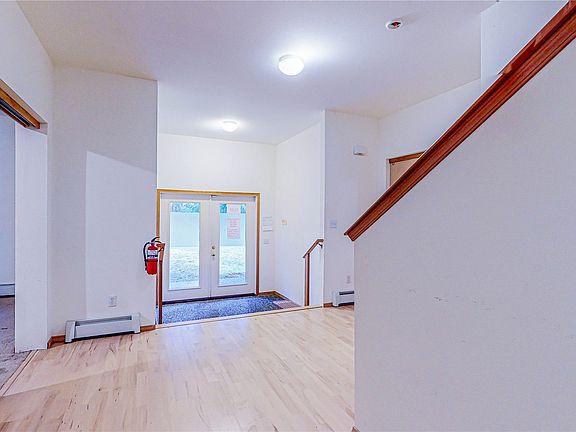 4th image of 9120 177th Avenue NE