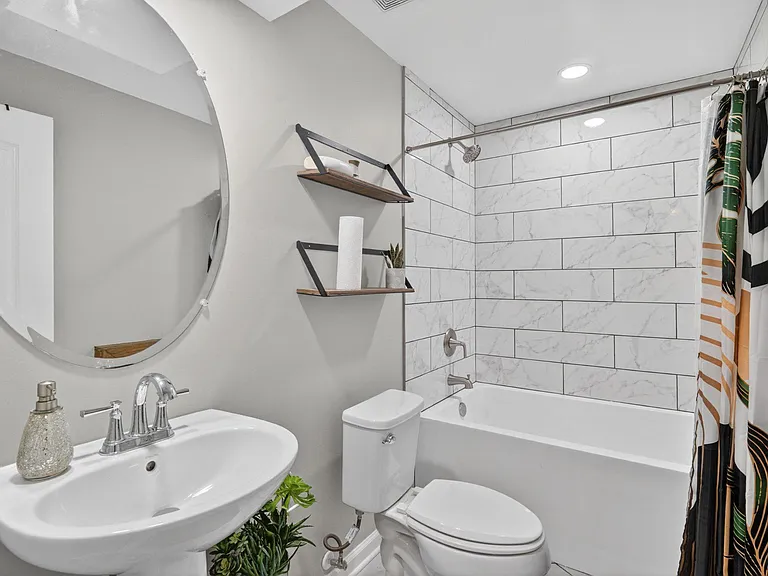 980 Basswood Dr — Photo 50