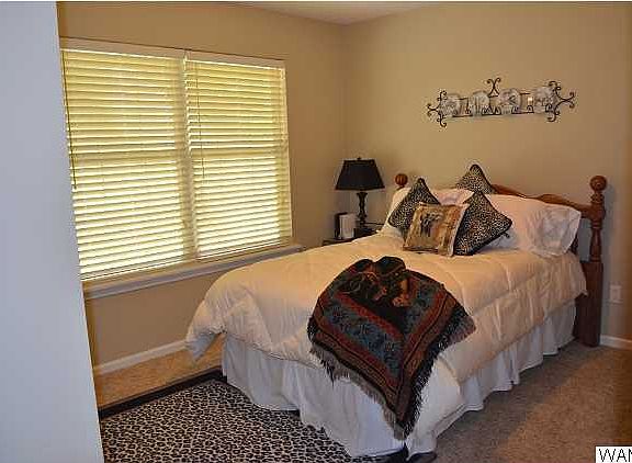 4th image of 8325 Meadowlake Village Dr