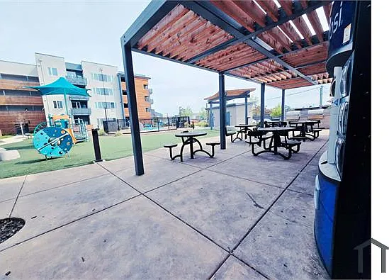Studio, 455 sqft, $1,019 — Photo 2