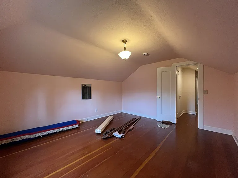 2430 SE Park Ave — Photo 36