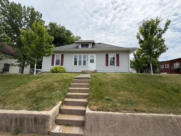 863 S Park St, Richland Center, WI 53581