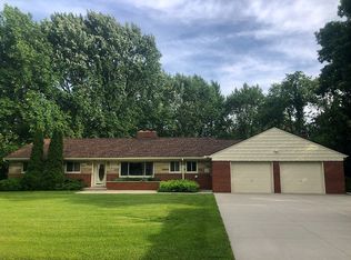 8960 Houghton Dr, Sterling Heights, MI 48314