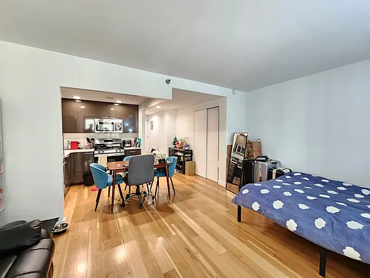 Rented by Astoria Realty | media 28