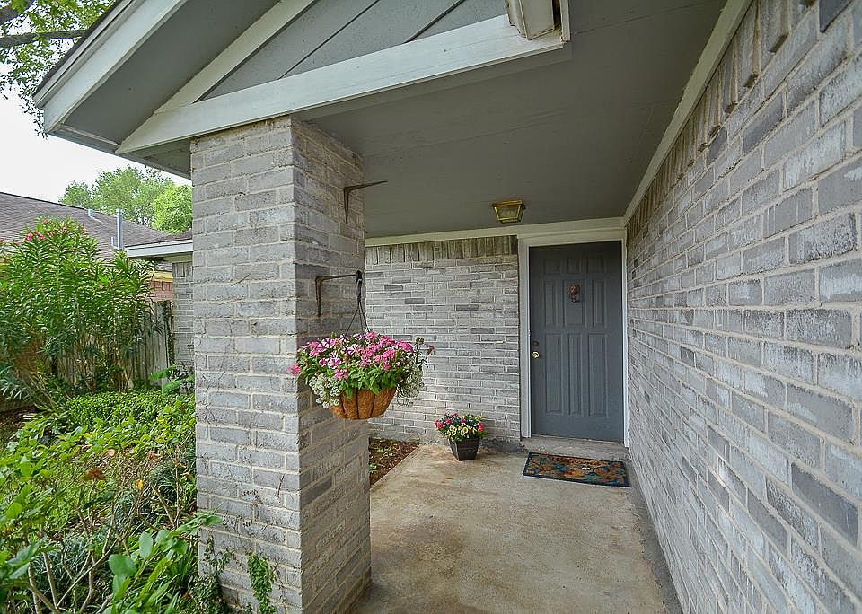 1st image of 7410 Londres Dr