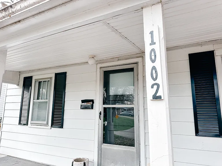 1002 N Main St — Photo 2