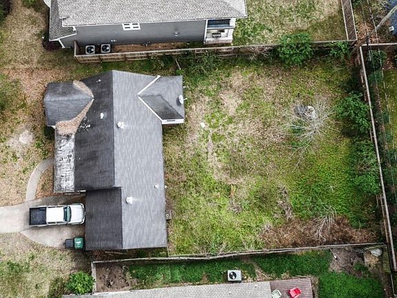4th image of 1415 Gardenia Dr