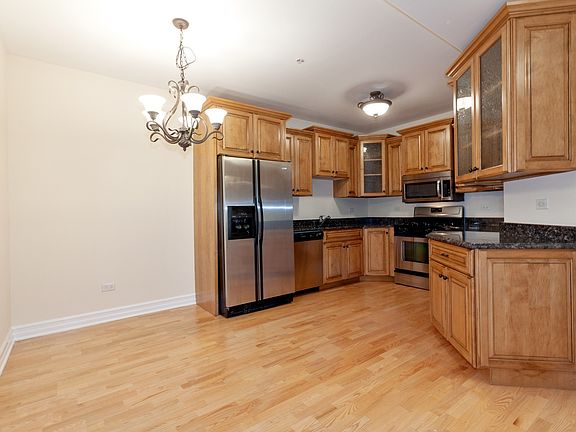 4th image of 36 S Cass Ave Unit 2E