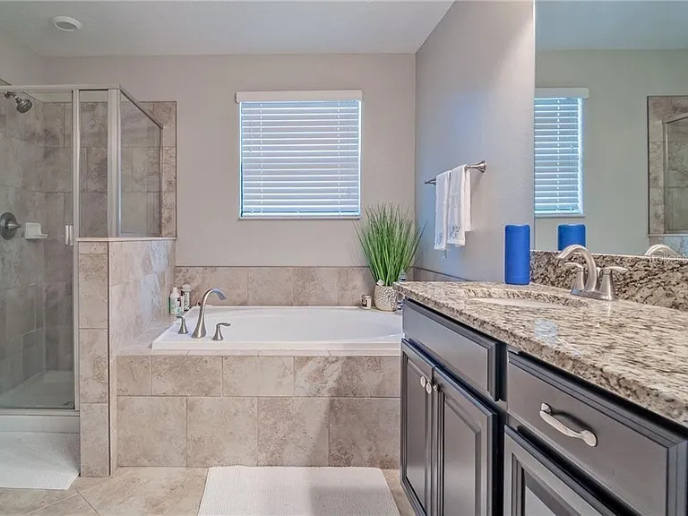 10015 Ivory Dr — Photo 8