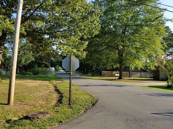 5th image of 1004 Kari Dr