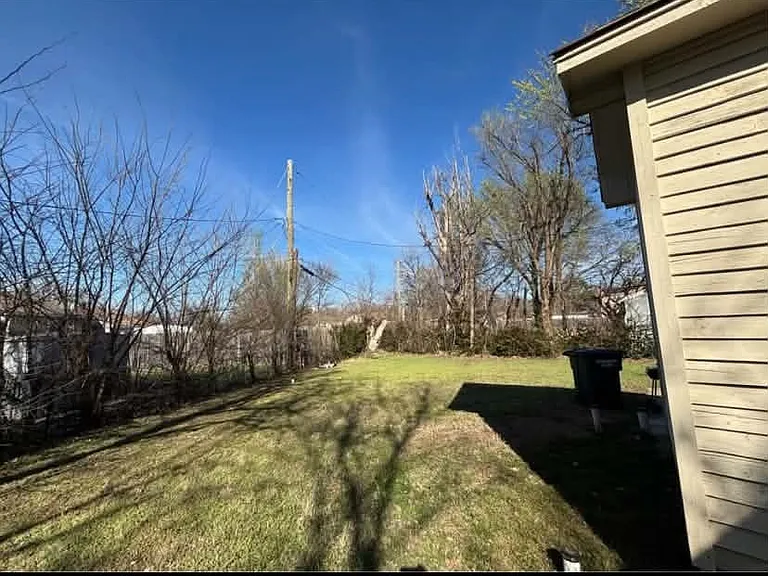 3913 Thomas Ave — Photo 11